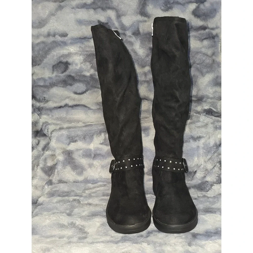 NWB Bzees Brandy 2 Black Faux Suede Knee High Wedge‎ Boots Womens Size 7.5